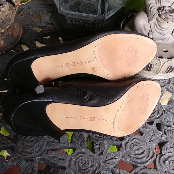 Vince Camuto heels - Picture 4 of 13